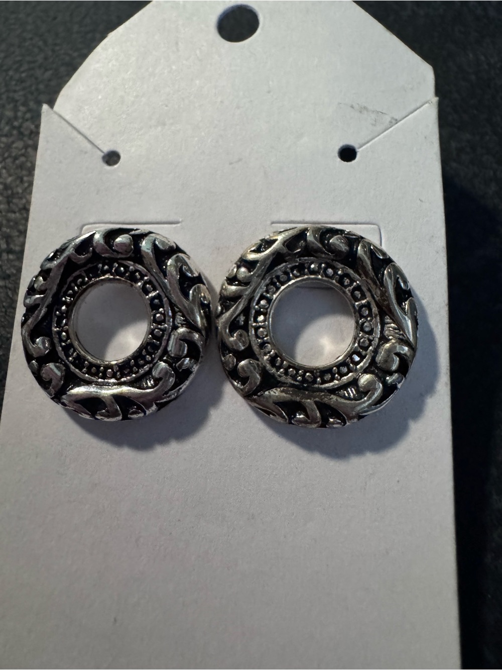 Vintage-Inspired Silver Tone Circle Stud Earrings